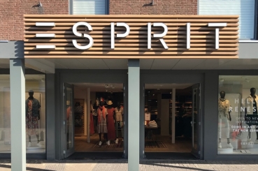 Verbouwen Esprit te Renesse