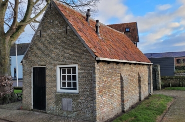 Restauratie knekelhuisje bij N.H. Kerk Cadzand