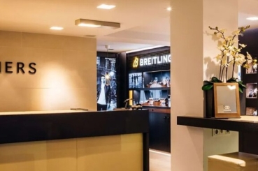 Verbouwen winkel te Sluis